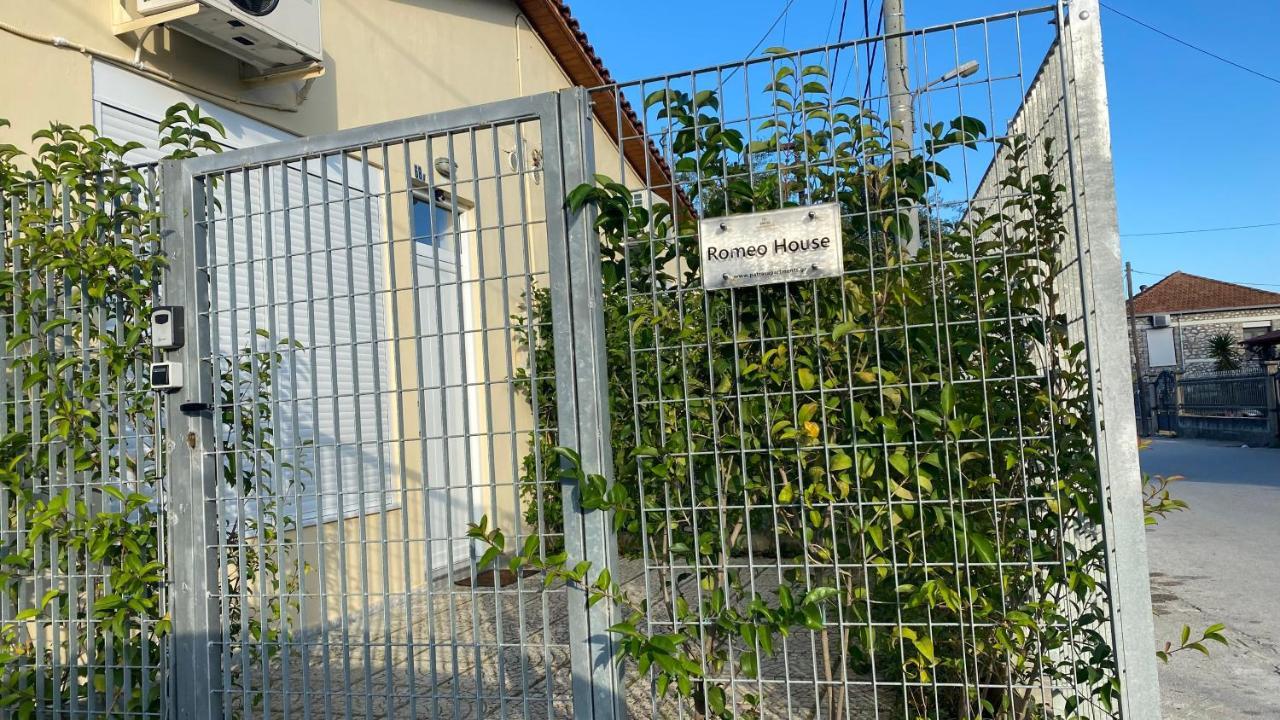 Patras Romeο House公寓 外观 照片