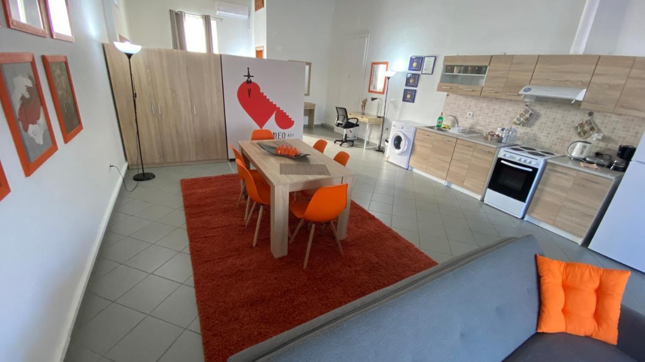 Patras Romeο House公寓 外观 照片